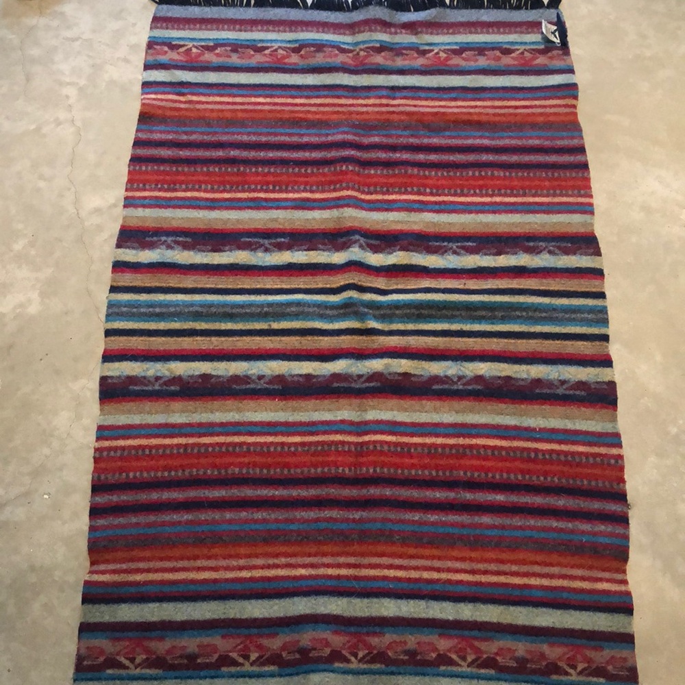 Pendleton Hand Made 100% Wool Rug - Picture 6 of 6